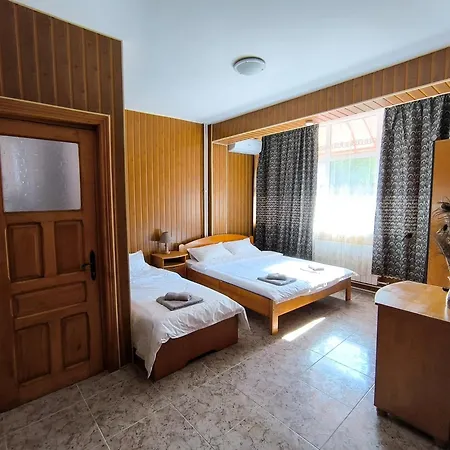 בית אירוח Friendly House אפורי נורד