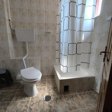 Friendly House *