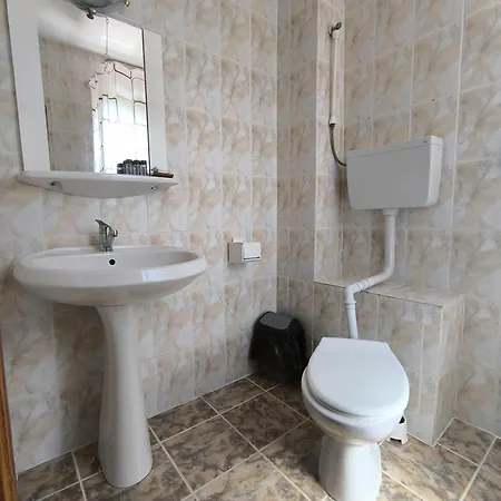 Friendly House *